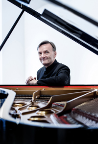 Photo of Sir Stephen Hough (photo: Sim Canetty-Clarke)